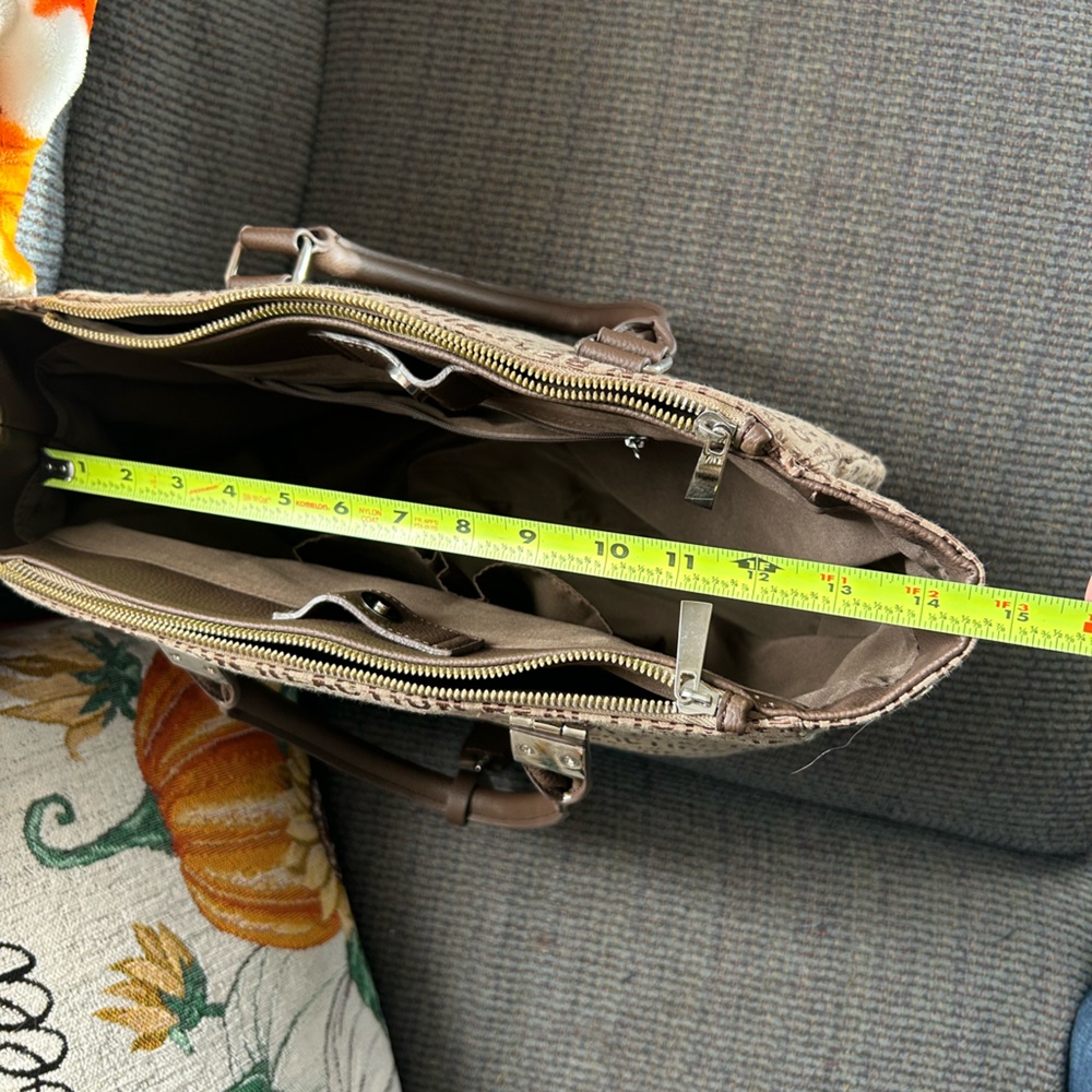 Reaction Kenneth Cole Brown and Black Tote - Picture 12 of 13